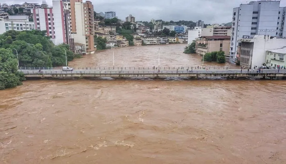 Estudo Hidrológico e Hidraúlico – Cota mínima de ponte para TR = 100 anos